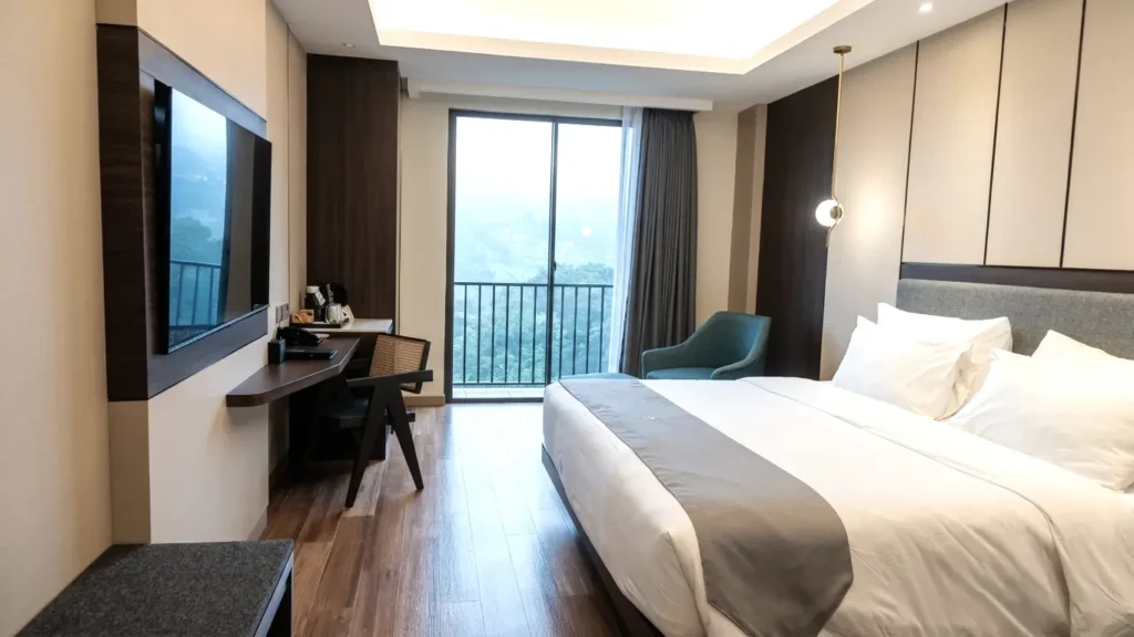 PREMIER ROOM